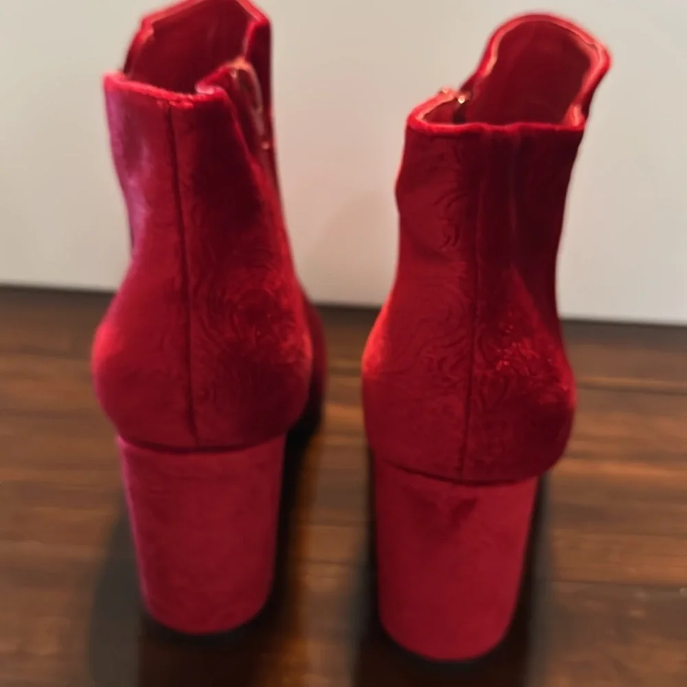 New Elegant Red Women's Ankle Boots. No box. Size 10 velour red. Zips on side